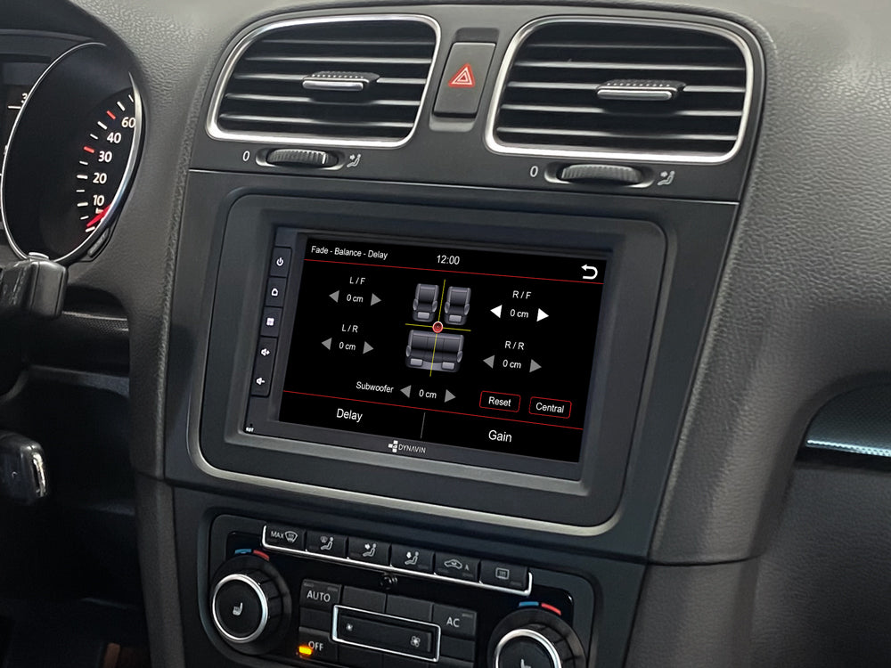 Dynavin D9-7005 Universal 7" Multimedia Stereo System